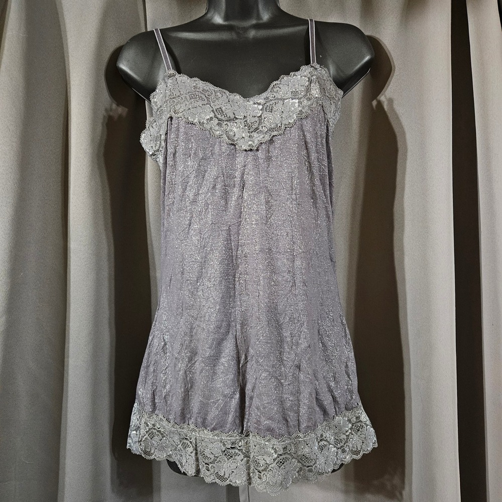 Vanity Essentials Womens Metallic Silver Lace Trim Camisole Top Gray‎ Medium